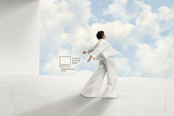 Diamo il benvenuto a Cloud Dancer — il Colore dell’Anno Pantone 2026